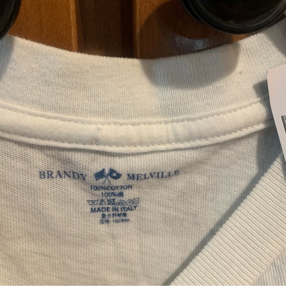 Brandy Melville T-shirt 
Size Small 
NWT - Picture 3 of 6
